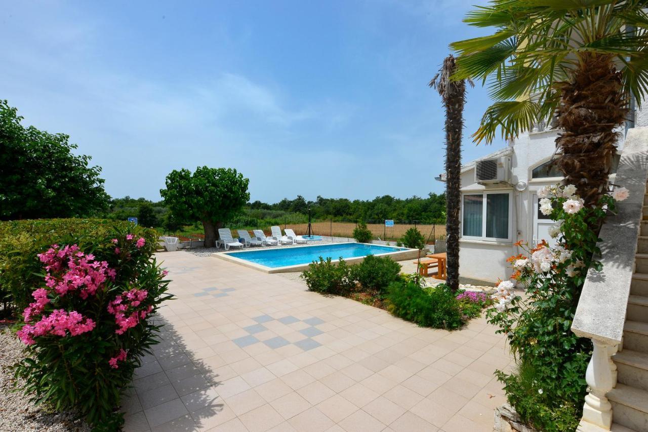 Apartments Ella Poreč Buitenkant foto