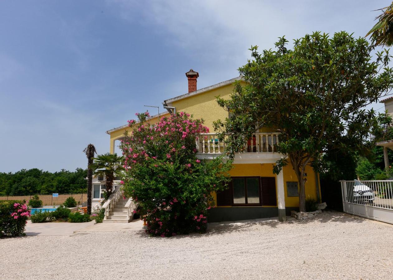 Apartments Ella Poreč Buitenkant foto