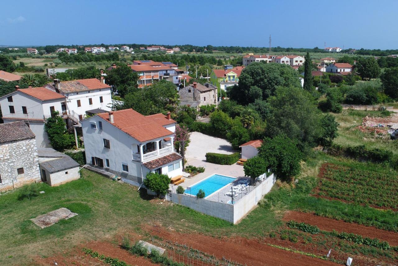 Apartments Ella Poreč Buitenkant foto