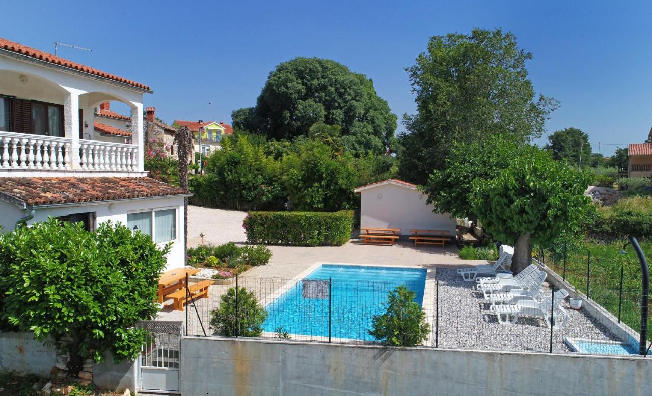 Apartments Ella Poreč Buitenkant foto