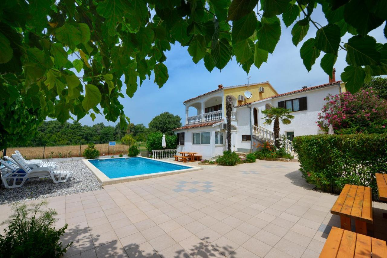 Apartments Ella Poreč Buitenkant foto
