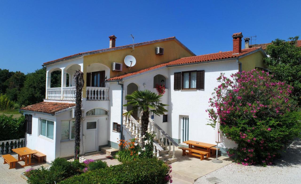 Apartments Ella Poreč Buitenkant foto