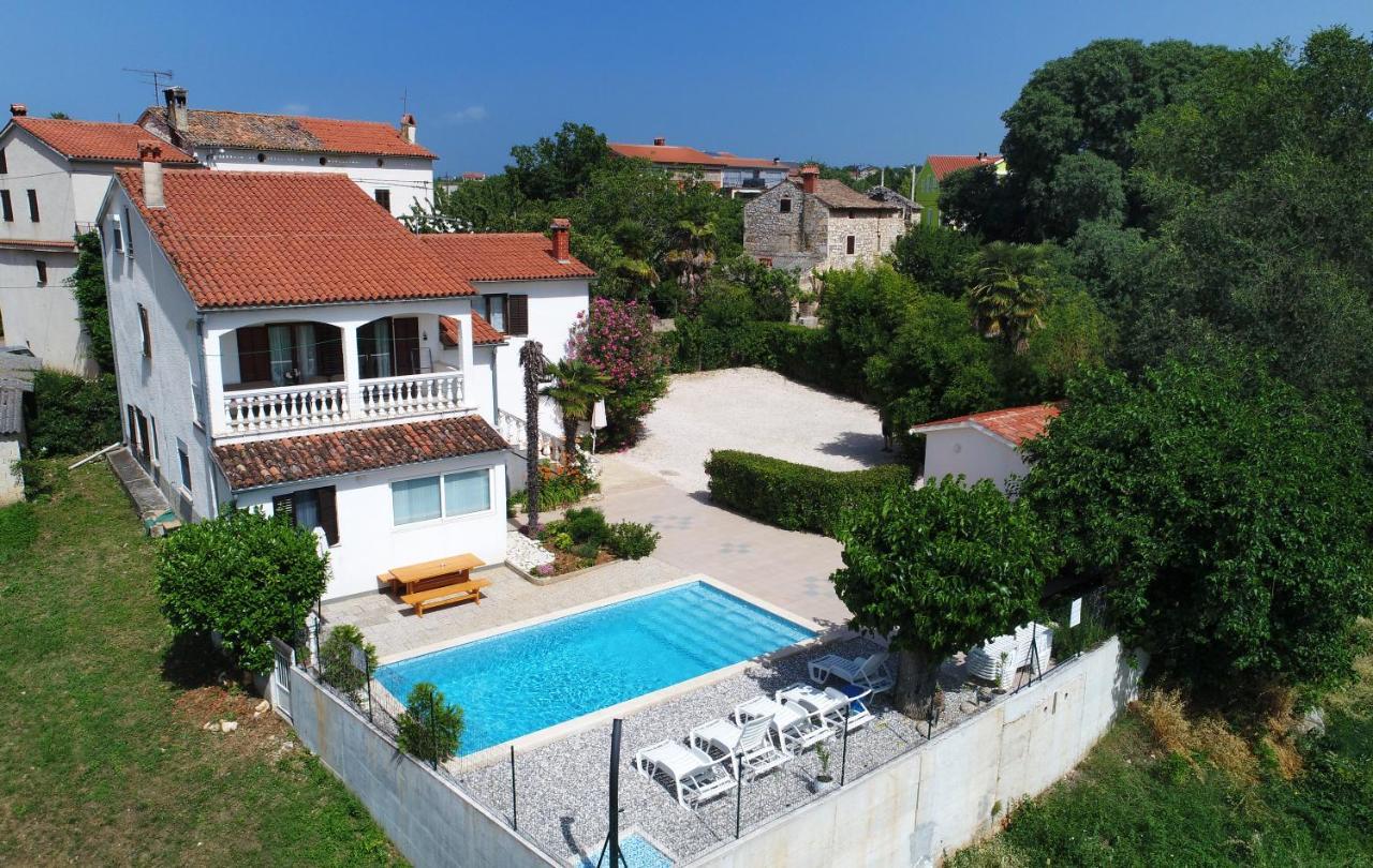 Apartments Ella Poreč Buitenkant foto