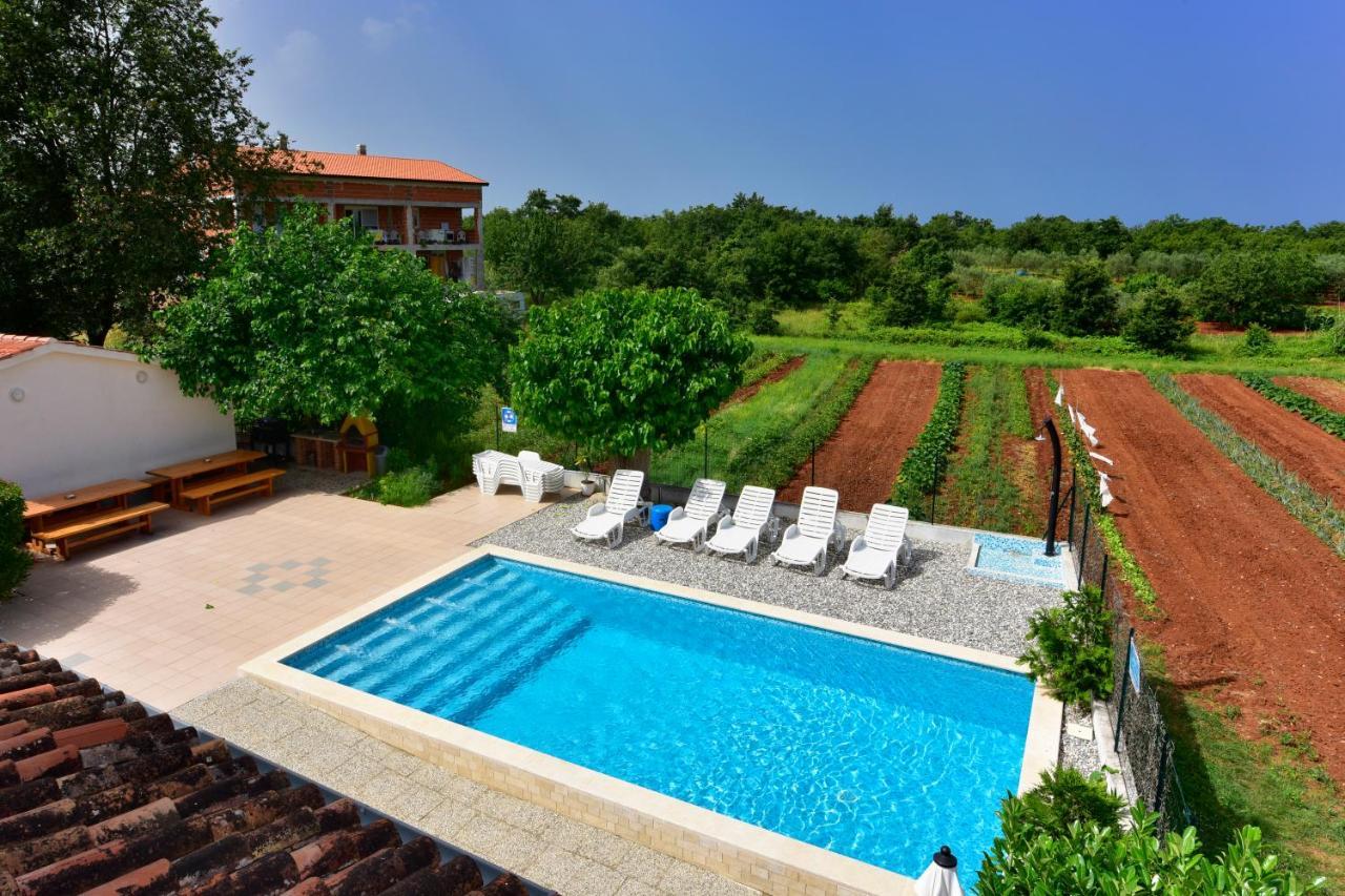 Apartments Ella Poreč Buitenkant foto